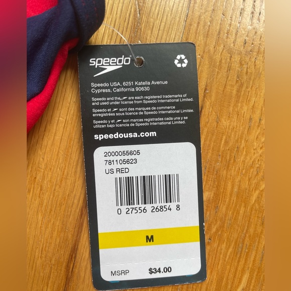 NWT Speedo lifeguard swimsuit top - Picture 3 of 4